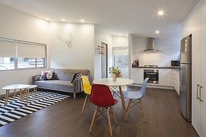 22 Hallenstein Apartments by Staysouth