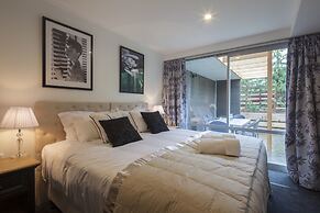 22 Hallenstein Apartments by Staysouth