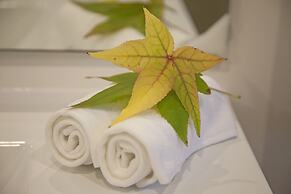 22 Hallenstein Apartments by Staysouth