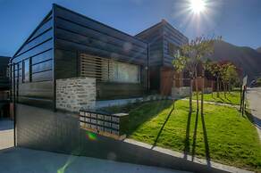 22 Hallenstein Apartments by Staysouth