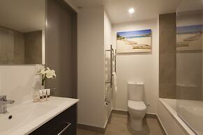 22 Hallenstein Apartments by Staysouth