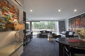 22 Hallenstein Apartments by Staysouth