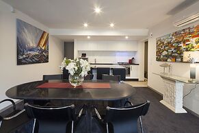 22 Hallenstein Apartments by Staysouth