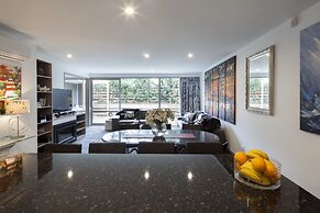 22 Hallenstein Apartments by Staysouth