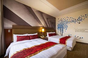 Golden Tulip - Aesthetics