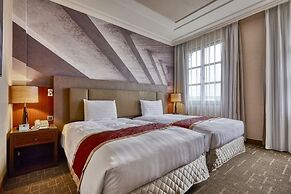 Golden Tulip - Aesthetics