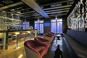 Golden Tulip - Aesthetics