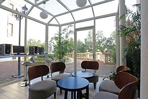 Golden Tulip - Aesthetics