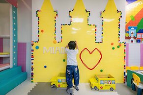 Golden Tulip - Aesthetics