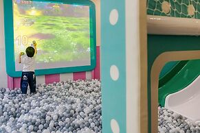 Golden Tulip - Aesthetics