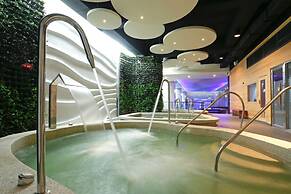 Golden Tulip - Aesthetics