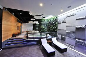 Golden Tulip - Aesthetics