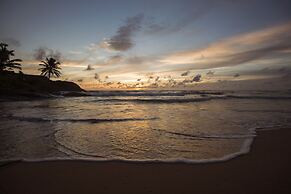 Rockside Beach Resort