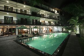 Rockside Beach Resort