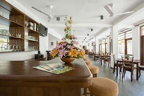 Rockside Beach Resort