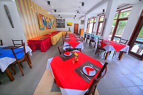 Rockside Beach Resort