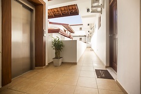 Rockside Beach Resort