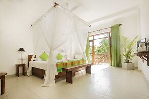 Rockside Beach Resort