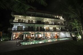 Rockside Beach Resort