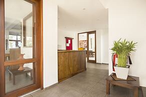 Rockside Beach Resort