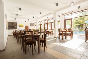 Rockside Beach Resort