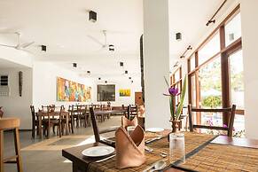 Rockside Beach Resort