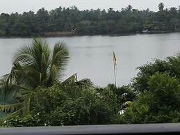 Thumbelina Apartments