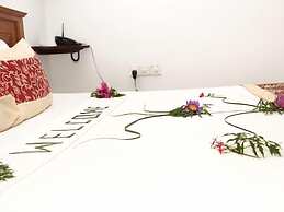 Thumbelina Apartments