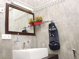 Thumbelina Apartments