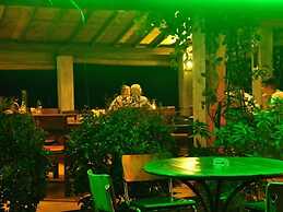 Thumbelina Apartments