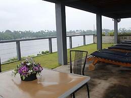 Thumbelina Apartments