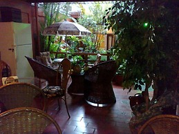 Charly's Place Hotel