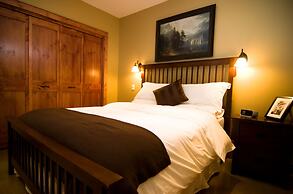 Cedar House Restaurant & Chalets