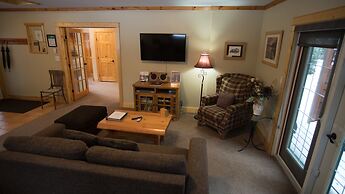 Cedar House Restaurant & Chalets