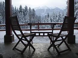 Cedar House Restaurant & Chalets