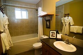 Cedar House Restaurant & Chalets