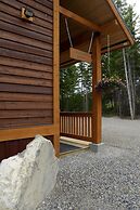 Cedar House Restaurant & Chalets