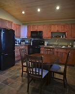 Cedar House Restaurant & Chalets