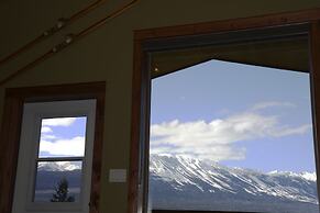 Cedar House Restaurant & Chalets