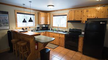 Cedar House Restaurant & Chalets