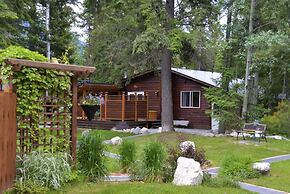 Cedar House Restaurant & Chalets