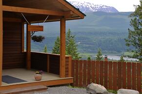 Cedar House Restaurant & Chalets