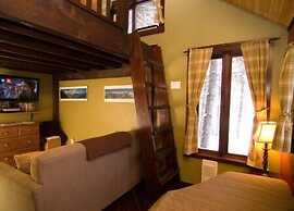 Cedar House Restaurant & Chalets