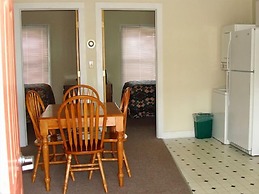 Copley LaReine Motel