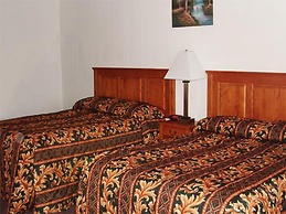 Copley LaReine Motel