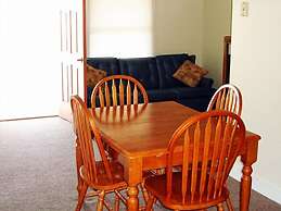 Copley LaReine Motel