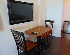 Copley LaReine Motel