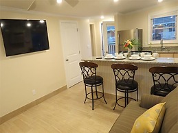 Copley LaReine Motel