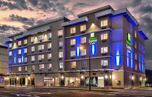 Holiday Inn Express & Suites Victoria - Colwood, an IHG Hotel