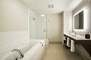 Holiday Inn Express & Suites Victoria - Colwood by IHG